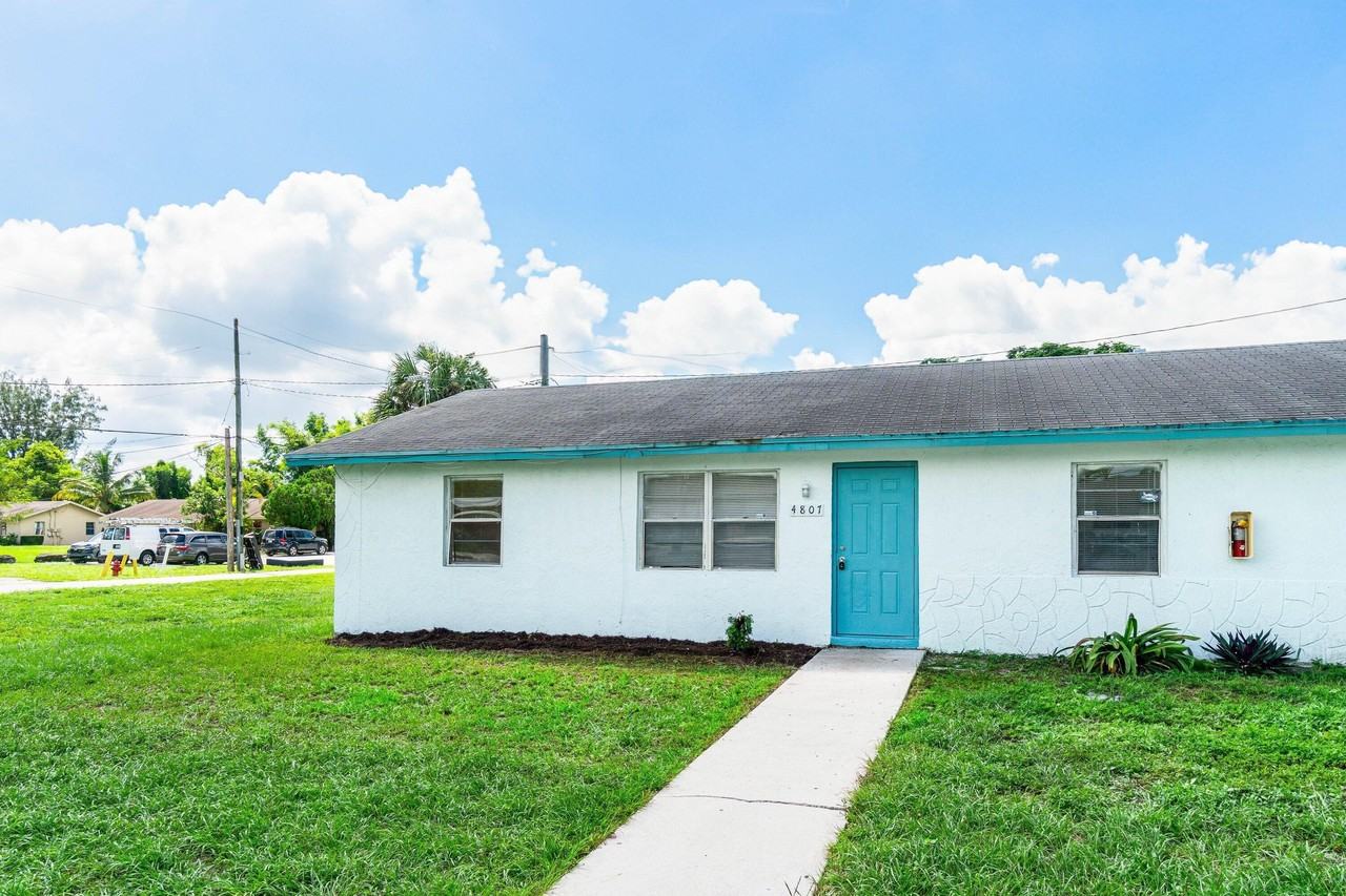 4807 Gulfstream Rd - Photo 2 of 20