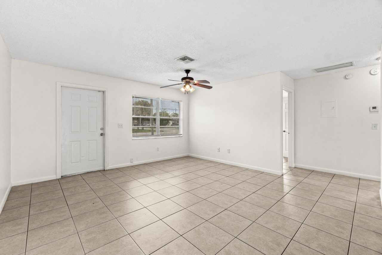 4807 Gulfstream Rd - Photo 4 of 20