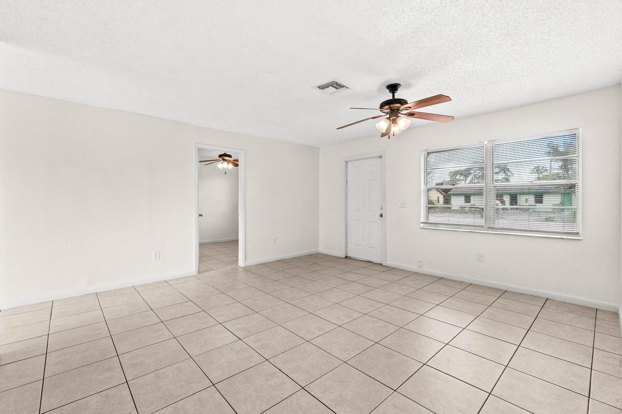 4807 Gulfstream Rd - Photo 5 of 20