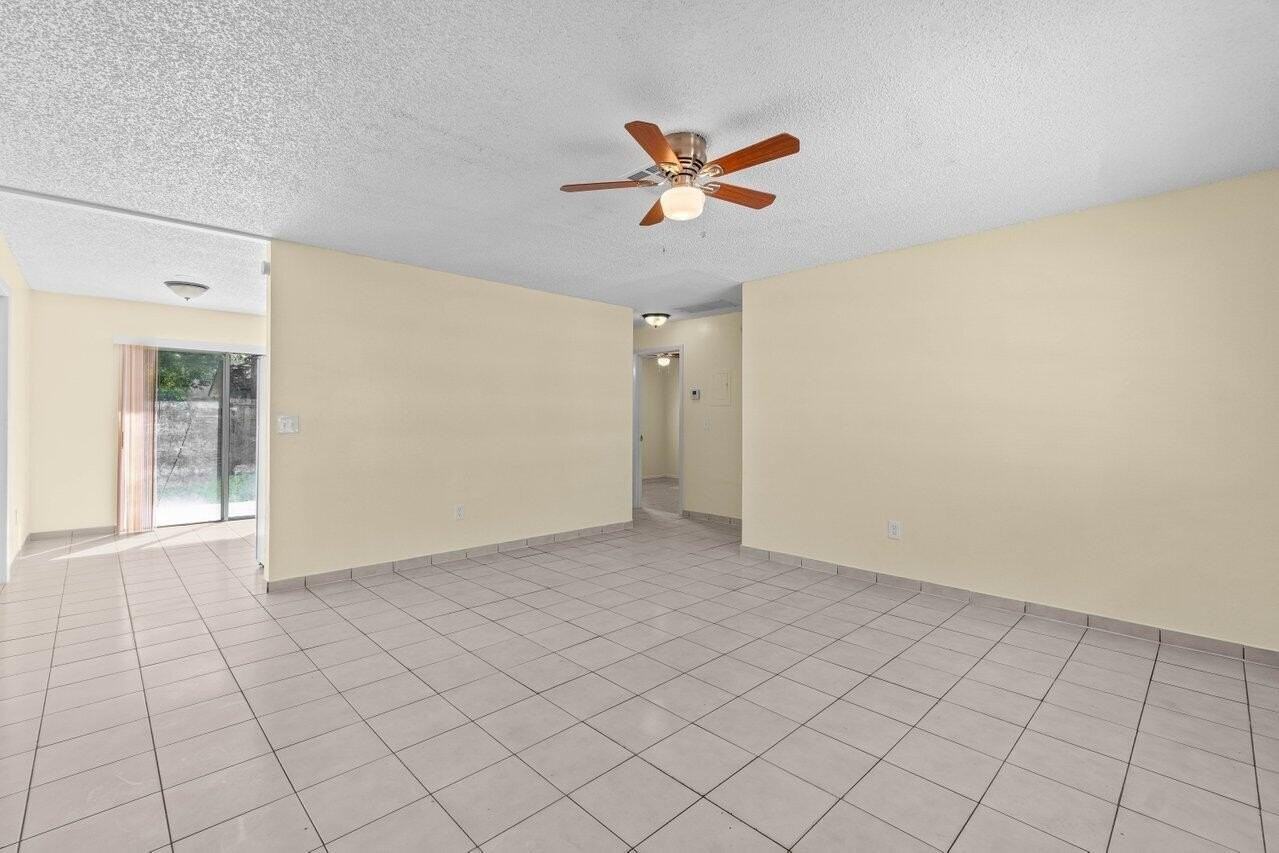 4863 Gulfstream Rd - Photo 6 of 20