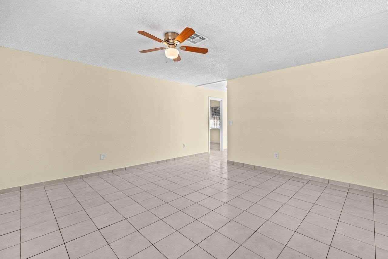 4863 Gulfstream Rd - Photo 7 of 20