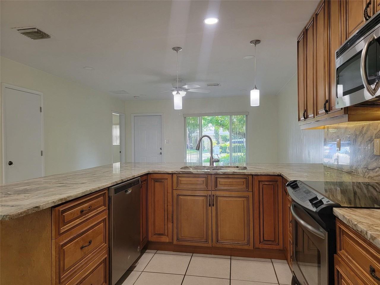 1601 Sw 1st Ter - Photo 3 of 36