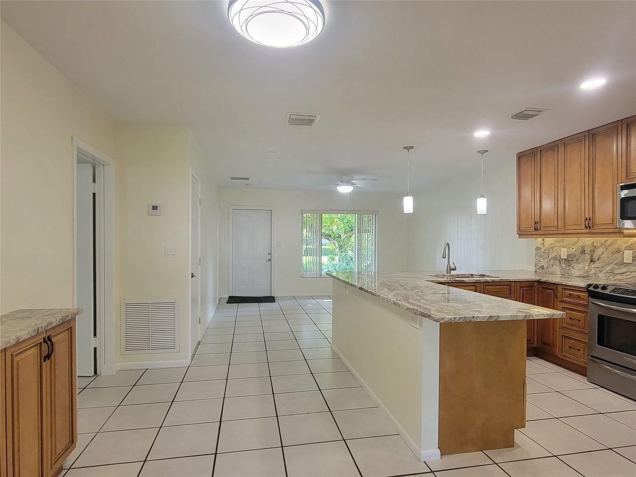 1601 Sw 1st Ter - Photo 2 of 35