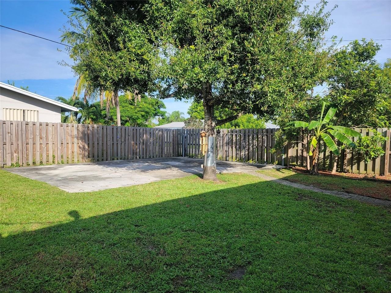 1601 Sw 1st Ter - Photo 7 of 35