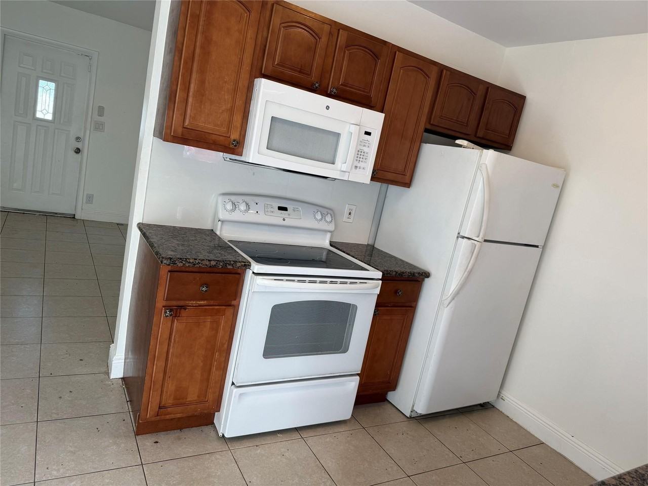 1139 Nw 9th Ave - Photo 3 of 21