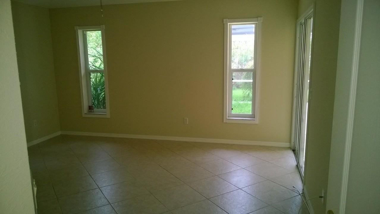 238 Sw Chandler Ter - Photo 4 of 10
