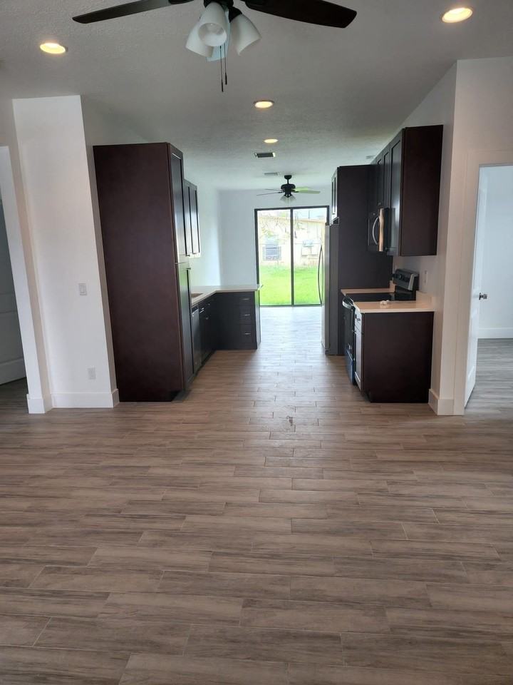 517 15th St - Photo 4 of 22