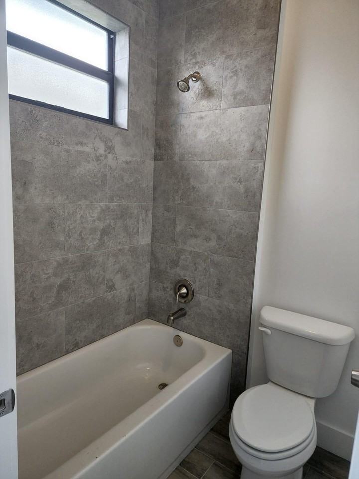 517 15th St - Photo 5 of 22