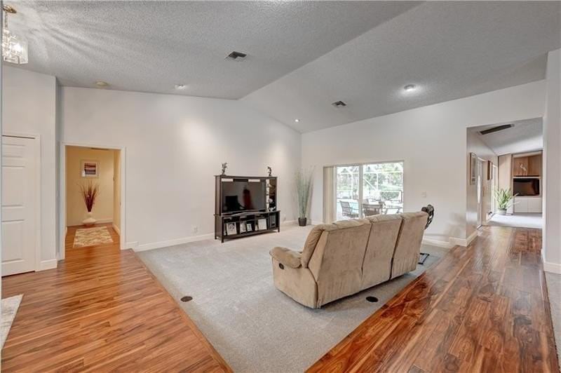 5088 Nw 100th Ter - Photo 6 of 50