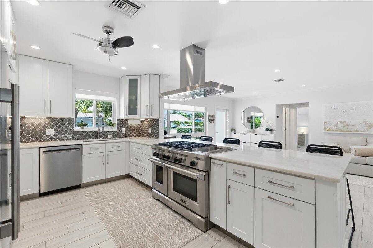 2210 Ne 34th Ct - Photo 5 of 48