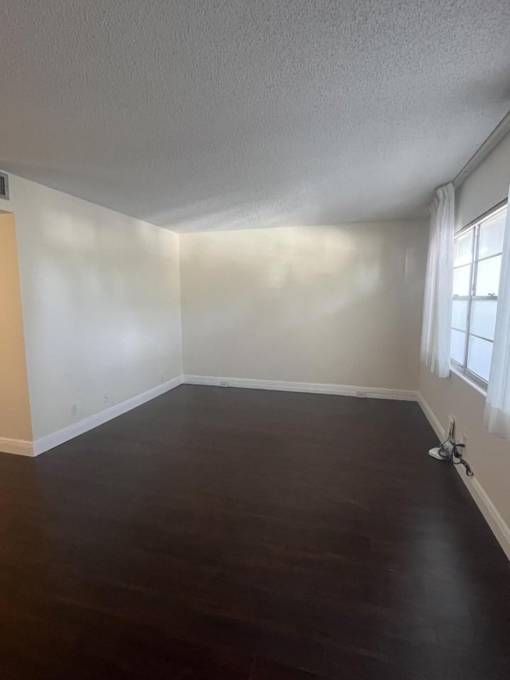2070 Wolverton D #2070 - Photo 7 of 21