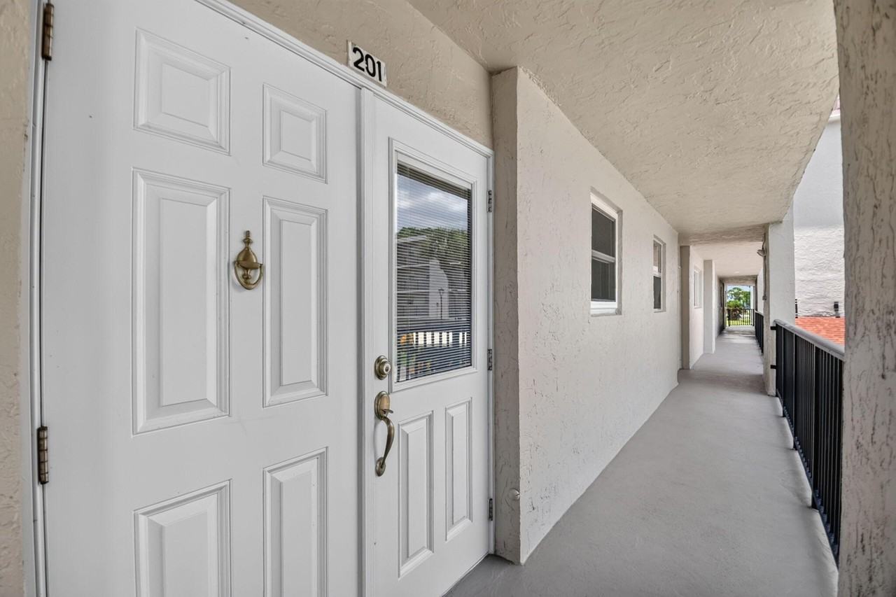 3425 Via Poinciana #201