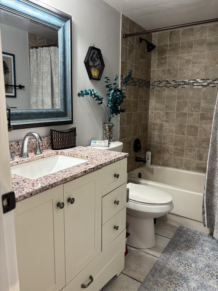 13771 Oneida Dr #G2 - Photo 6 of 10