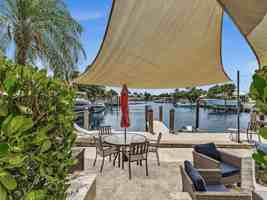 featured image of 461 Se 19th Ave #1