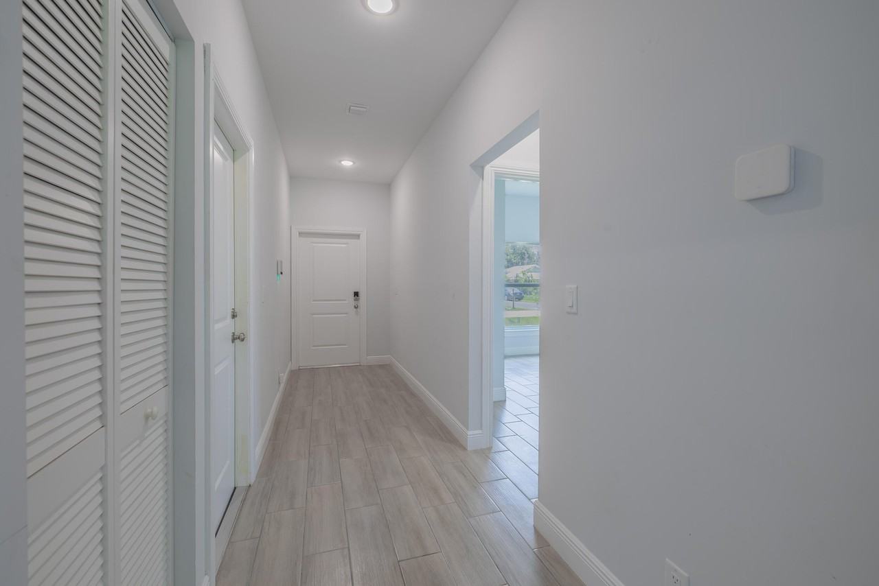 2240 84th Ct - Photo 2 of 16