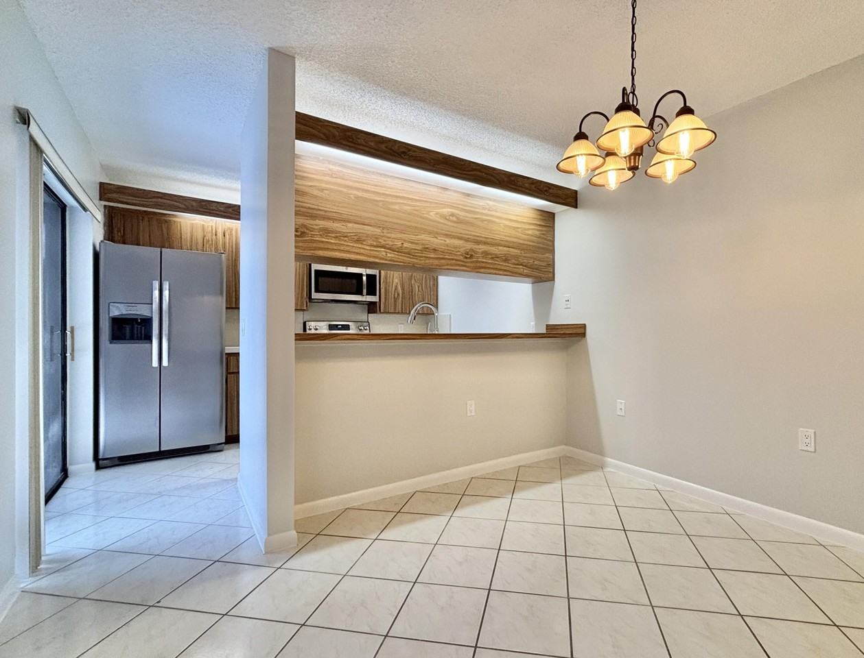 1402 14th Way - Photo 5 of 16