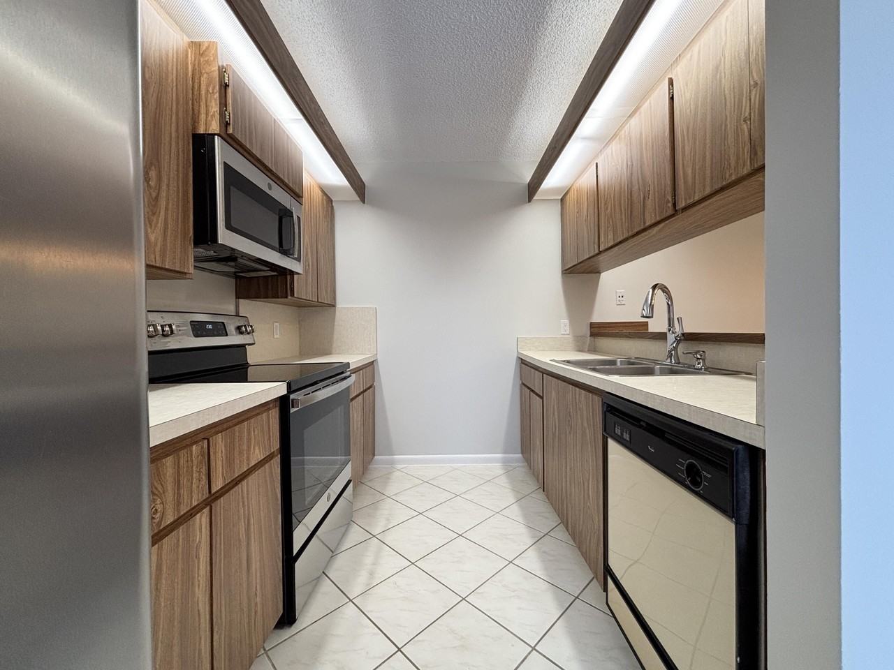1402 14th Way - Photo 6 of 16