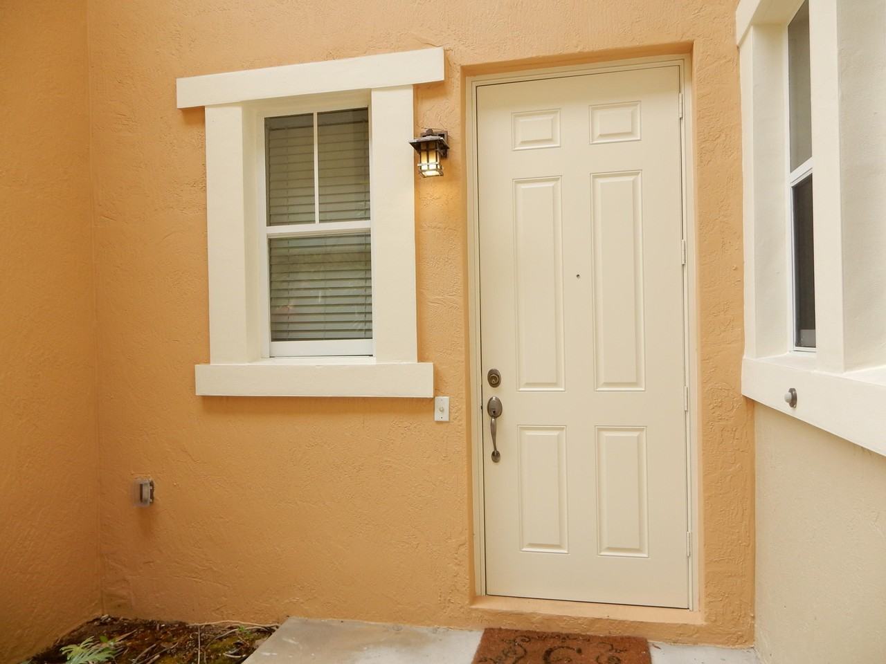 669 Pacific Grove Dr #2 - Photo 4 of 42