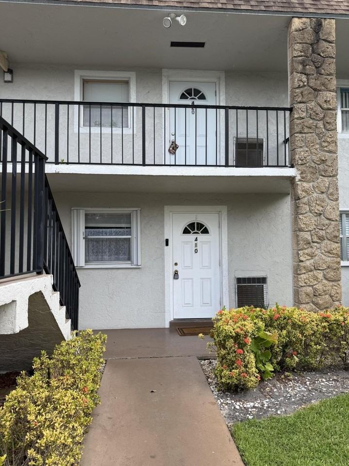 9915 Sandalfoot Blvd #410