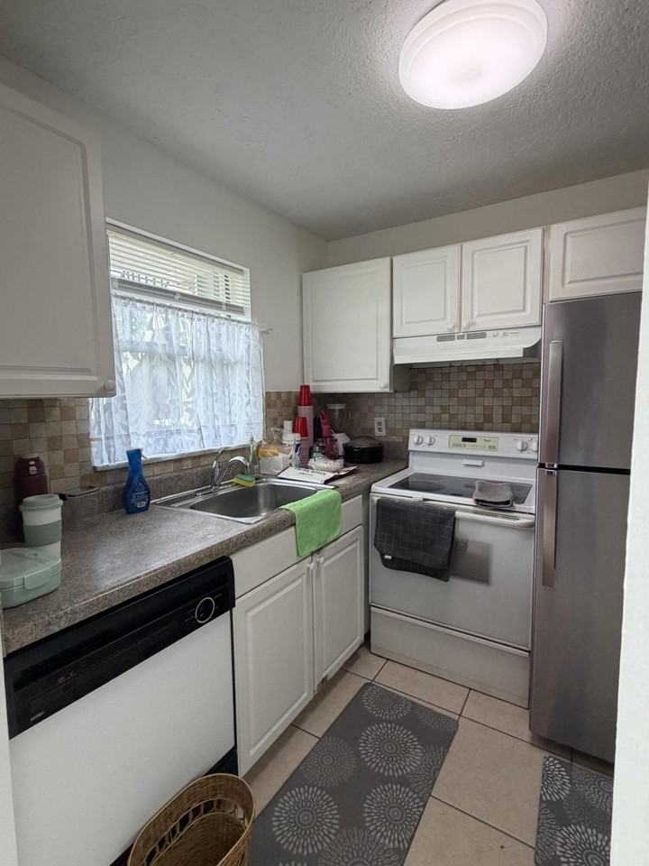 9915 Sandalfoot Blvd #410 - Photo 6 of 20