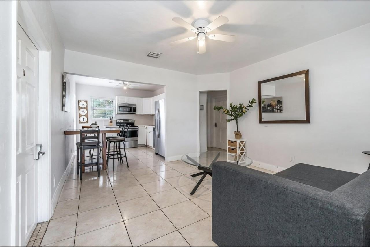 3401 Sw 48th Ave - Photo 5 of 15