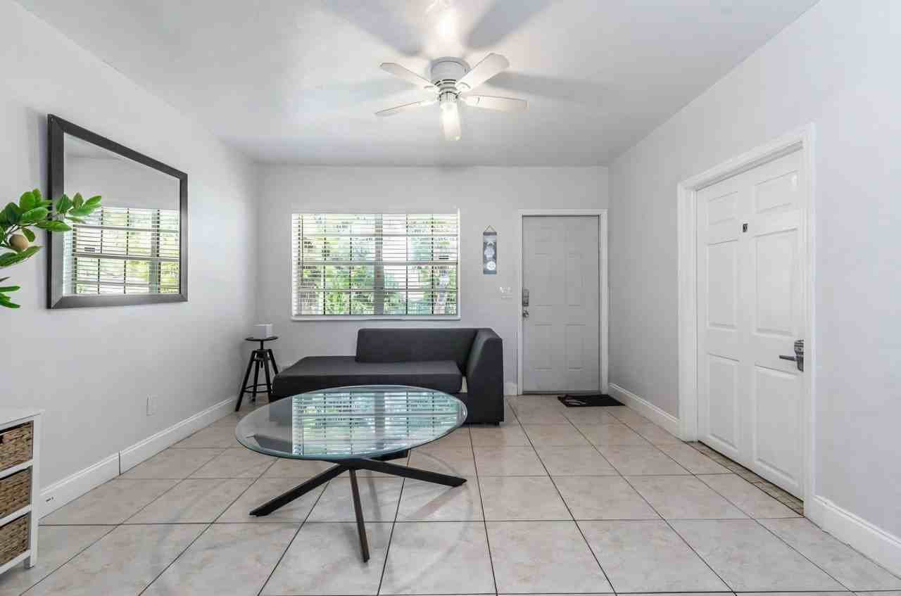 3401 Sw 48th Ave - Photo 6 of 15