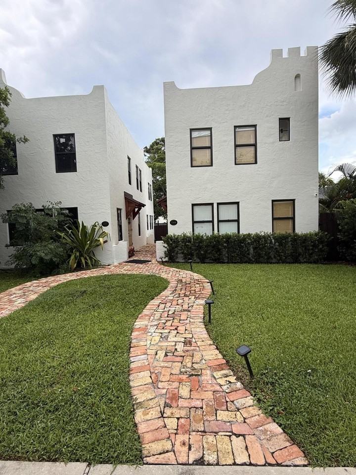 1306 Florida Ave - Photo 2 of 17