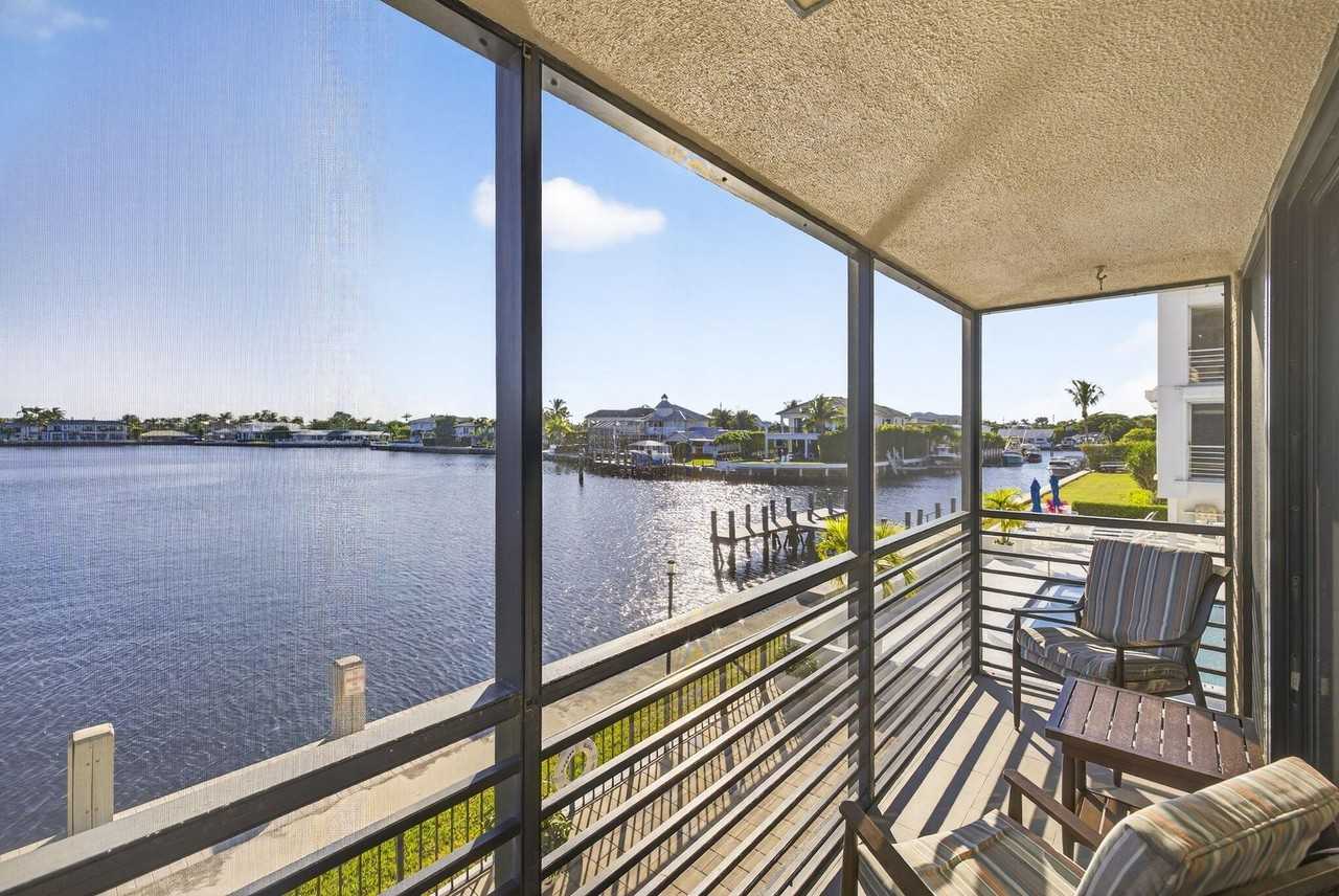 900 Ne Spanish River Blvd #2W - Photo 5 of 43