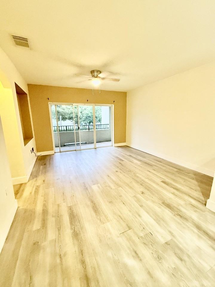 1602 Belmont Pl - Photo 5 of 19