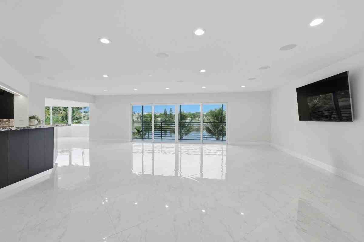 877 Ne 195th St #222 - Photo 4 of 50