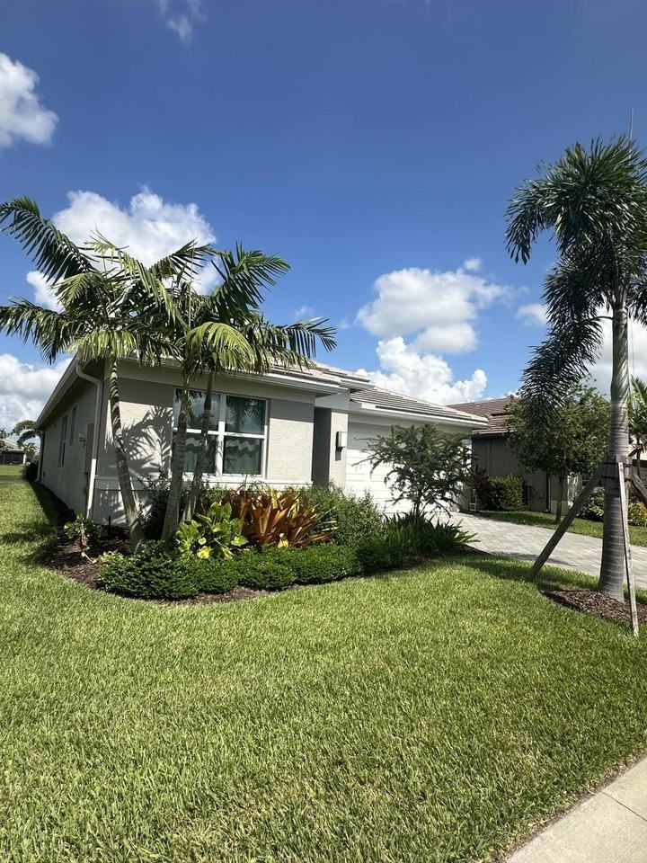 11664 Sw River Crossing Pl - Photo 2 of 35