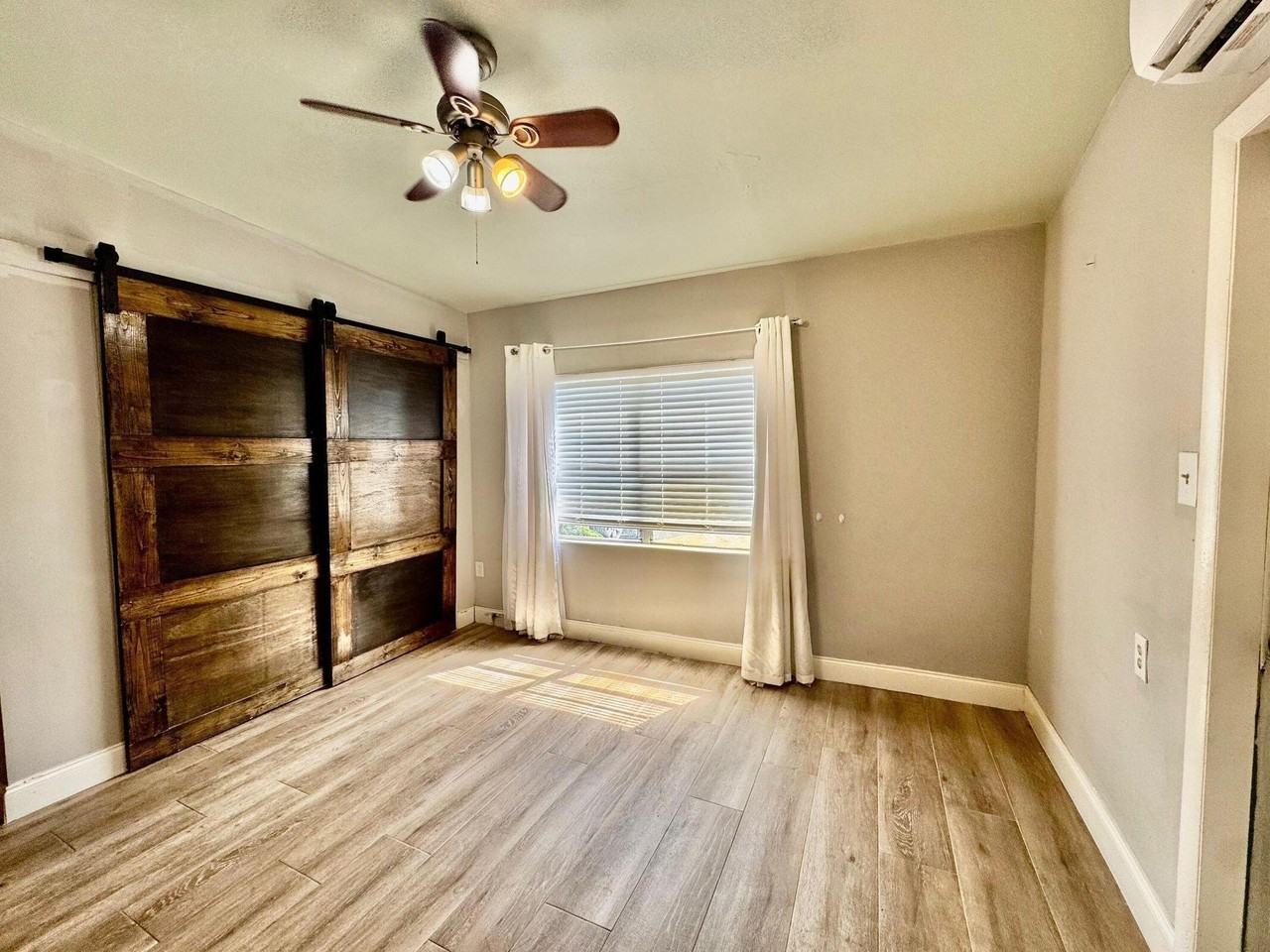 1311 Ne 42nd St - Photo 5 of 18