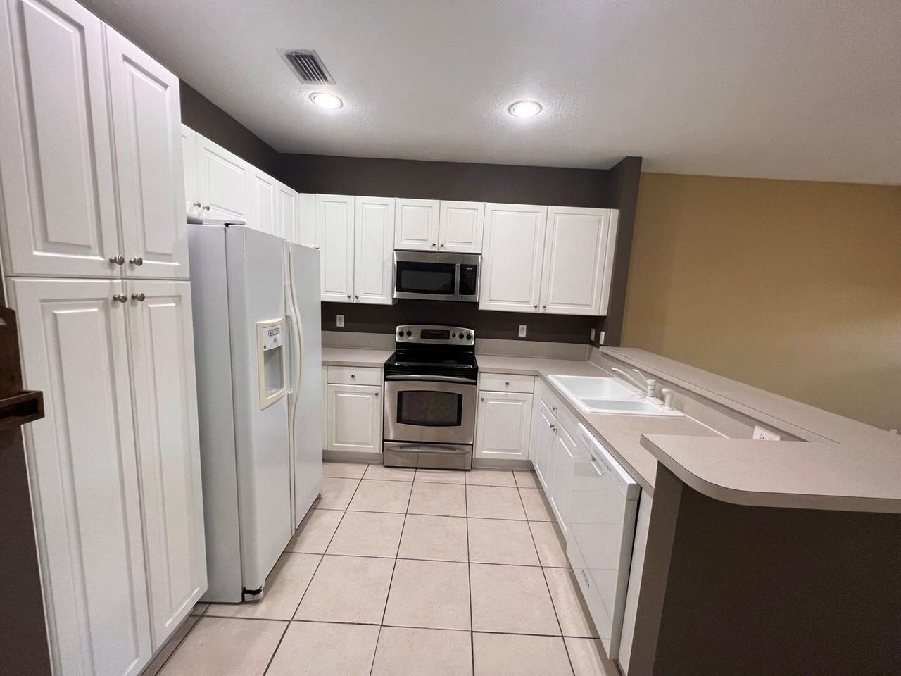 3361 Nw 29th Ct - Photo 6 of 19