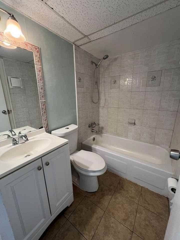 4191 Nw 26th St #172 - Photo 5 of 8