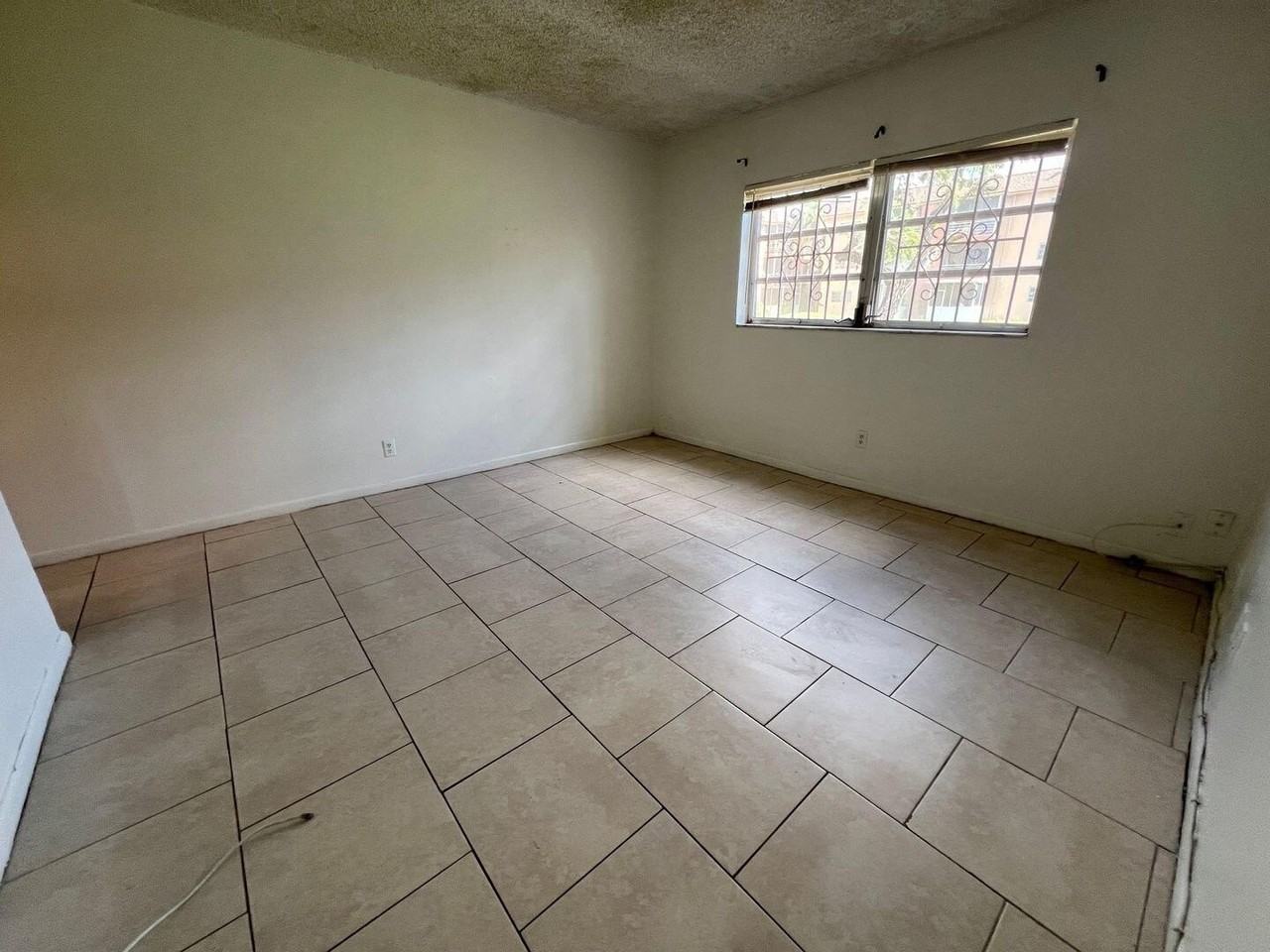 4191 Nw 26th St #172 - Photo 6 of 8