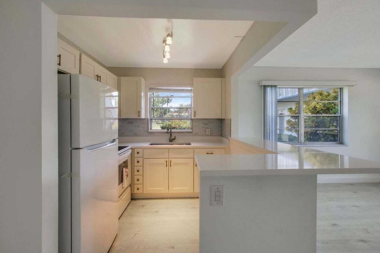 288 Northampton O - Photo 5 of 17