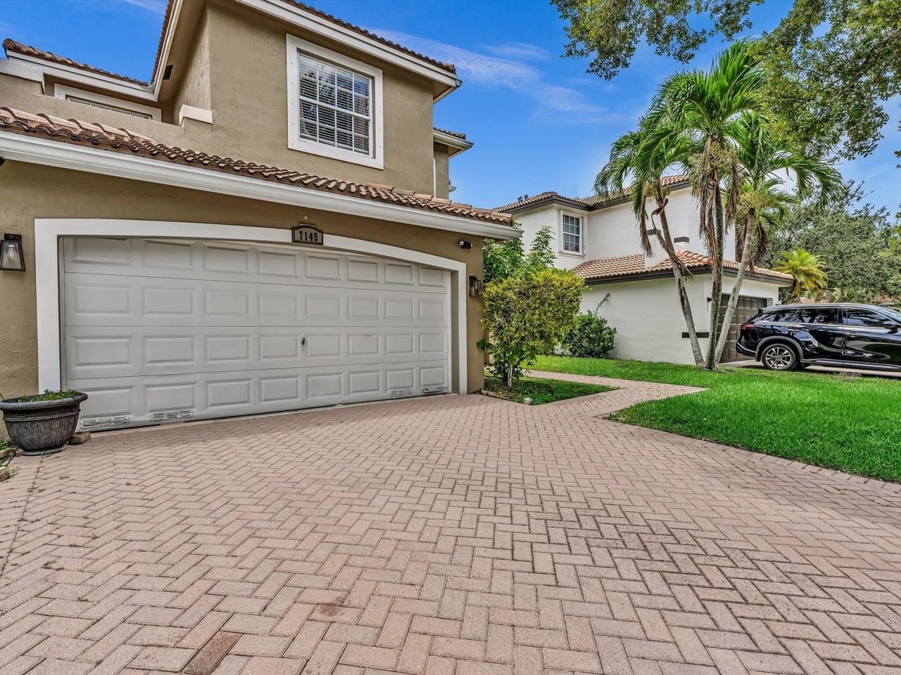 7145 Crescent Creek Way - Photo 4 of 50