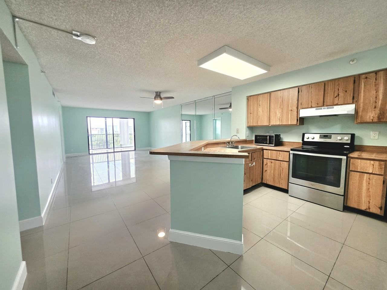 2112 S Cypress Bend Dr #707 - Photo 2 of 30