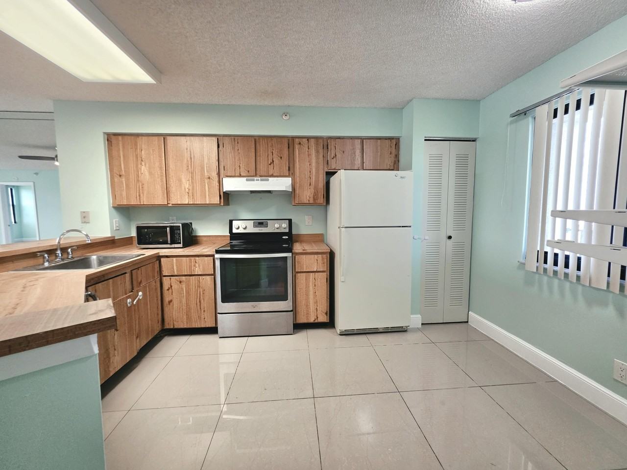 2112 S Cypress Bend Dr #707 - Photo 6 of 30