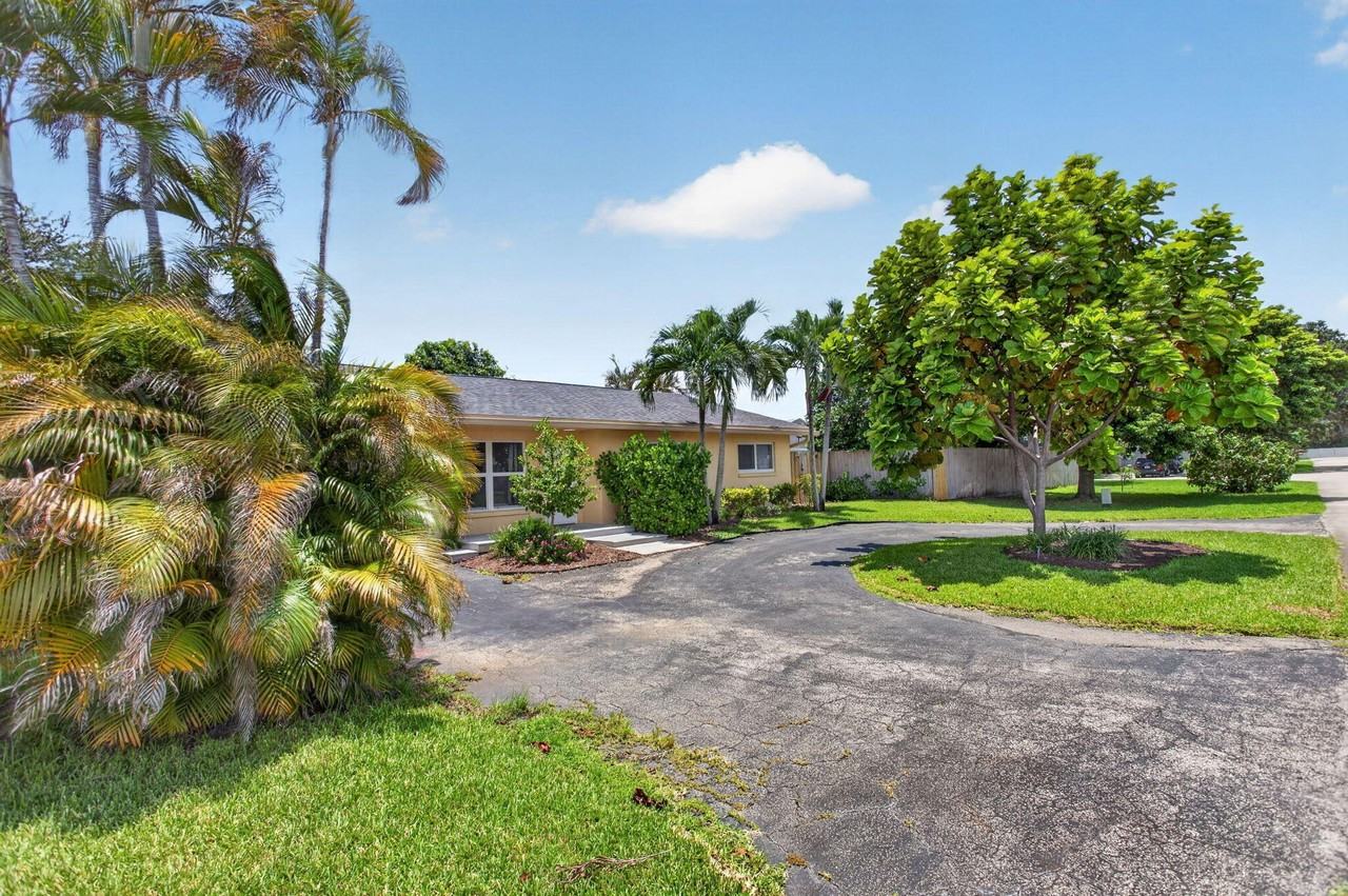 6410 Nw 34th Ave - Photo 7 of 38