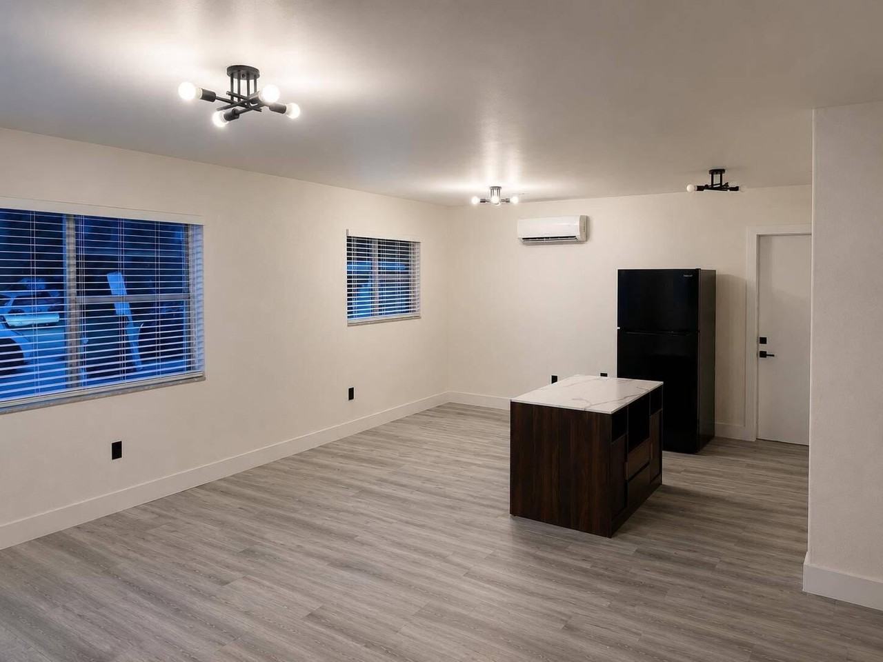 2126 Nw 47th Ter - Photo 4 of 14