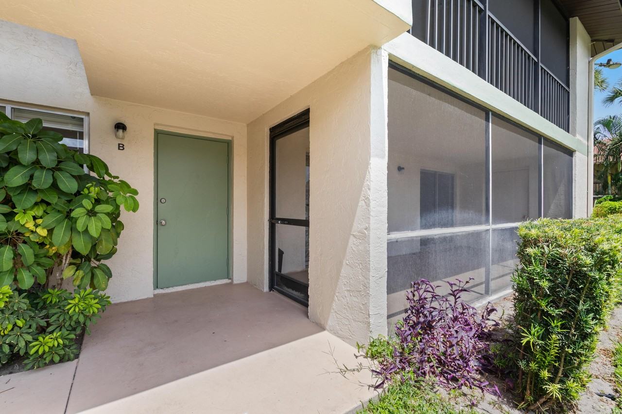6446 Chasewood Dr #B - Photo 2 of 34