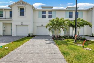 5694 Se Edgewater Cir - Photo 1 of 1