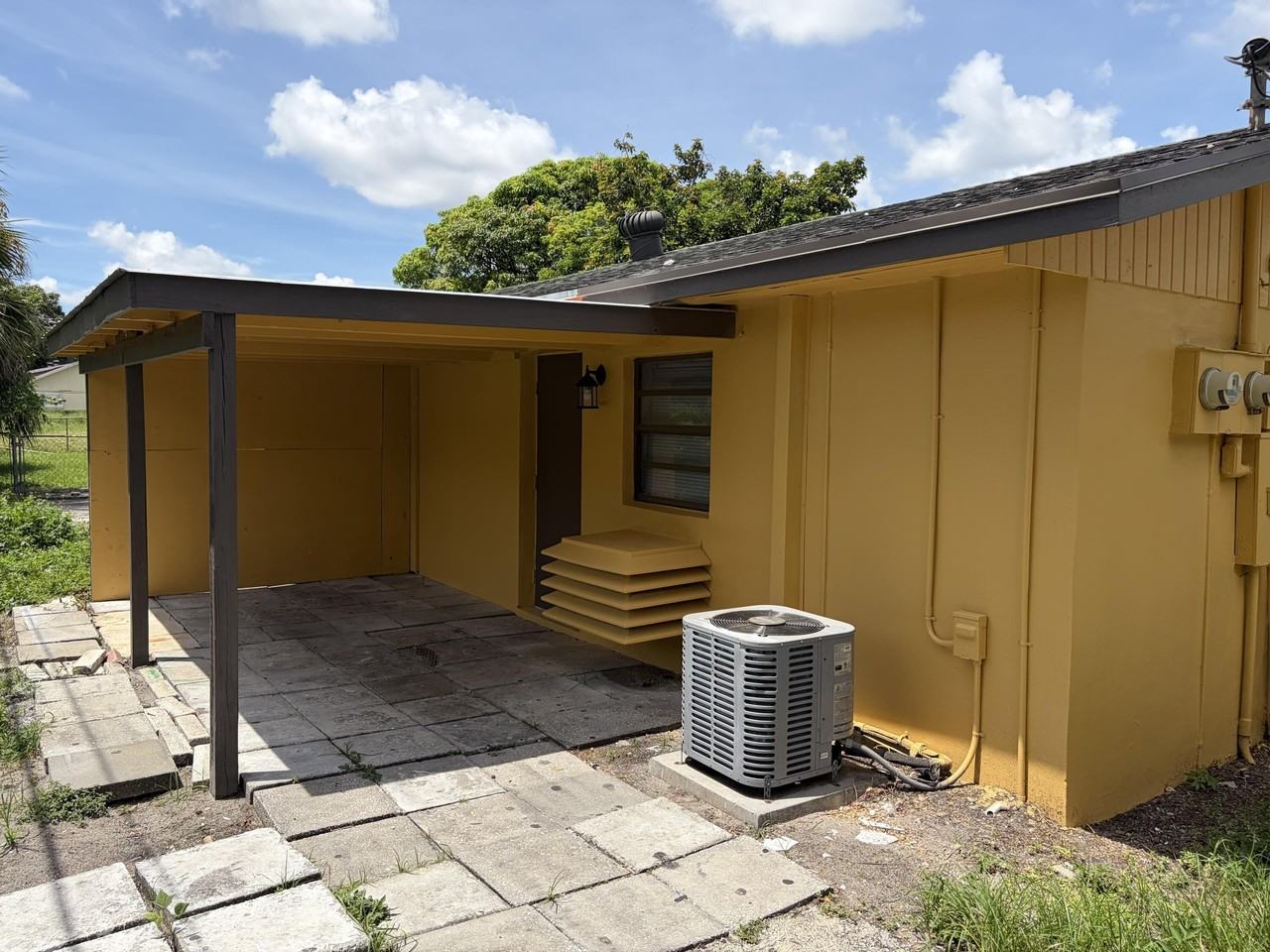 2320 Sunrise Dr - Photo 2 of 21