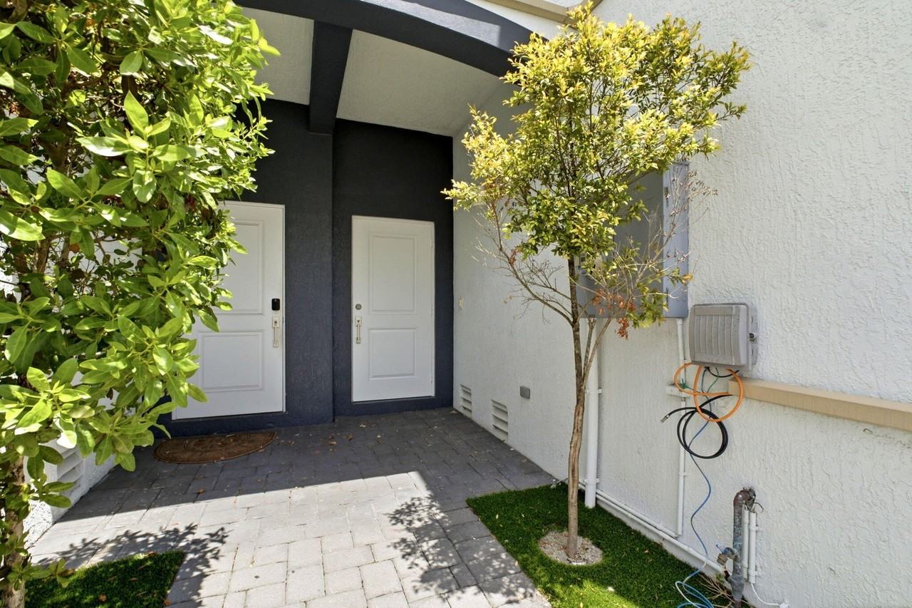 432 Se 16th St #432 - Photo 4 of 39