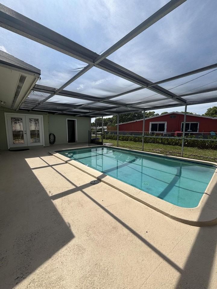 9109 Bamboo Dr