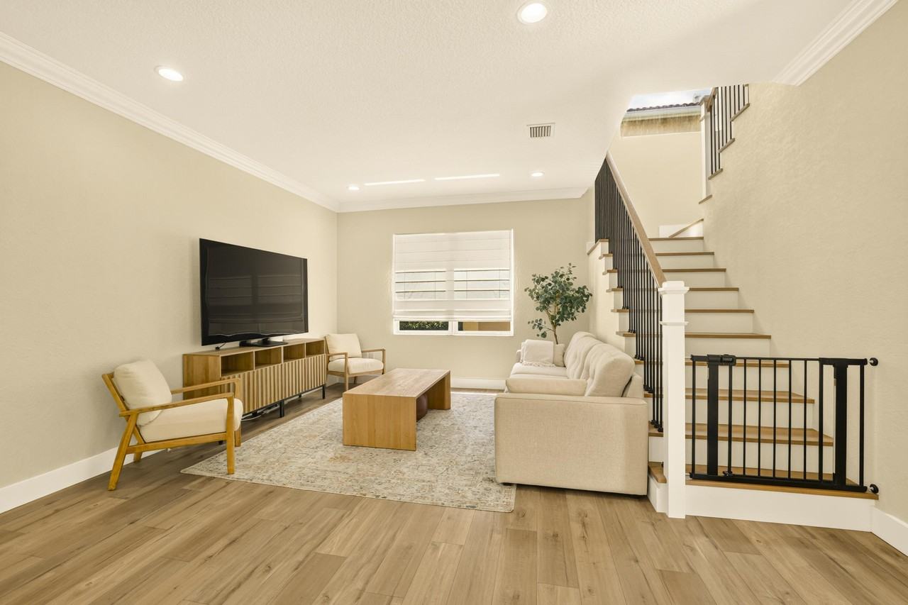 7630 Topiary Ave - Photo 3 of 50