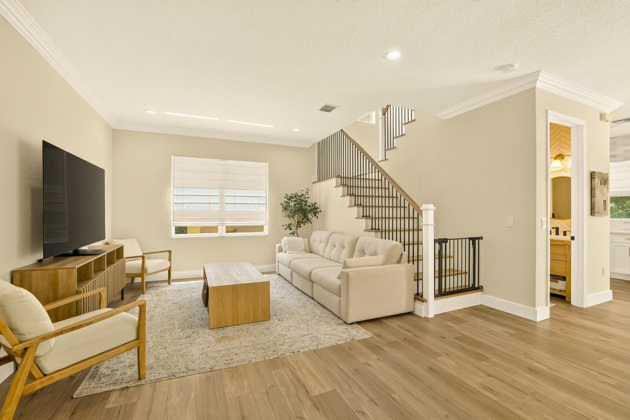 7630 Topiary Ave - Photo 5 of 50