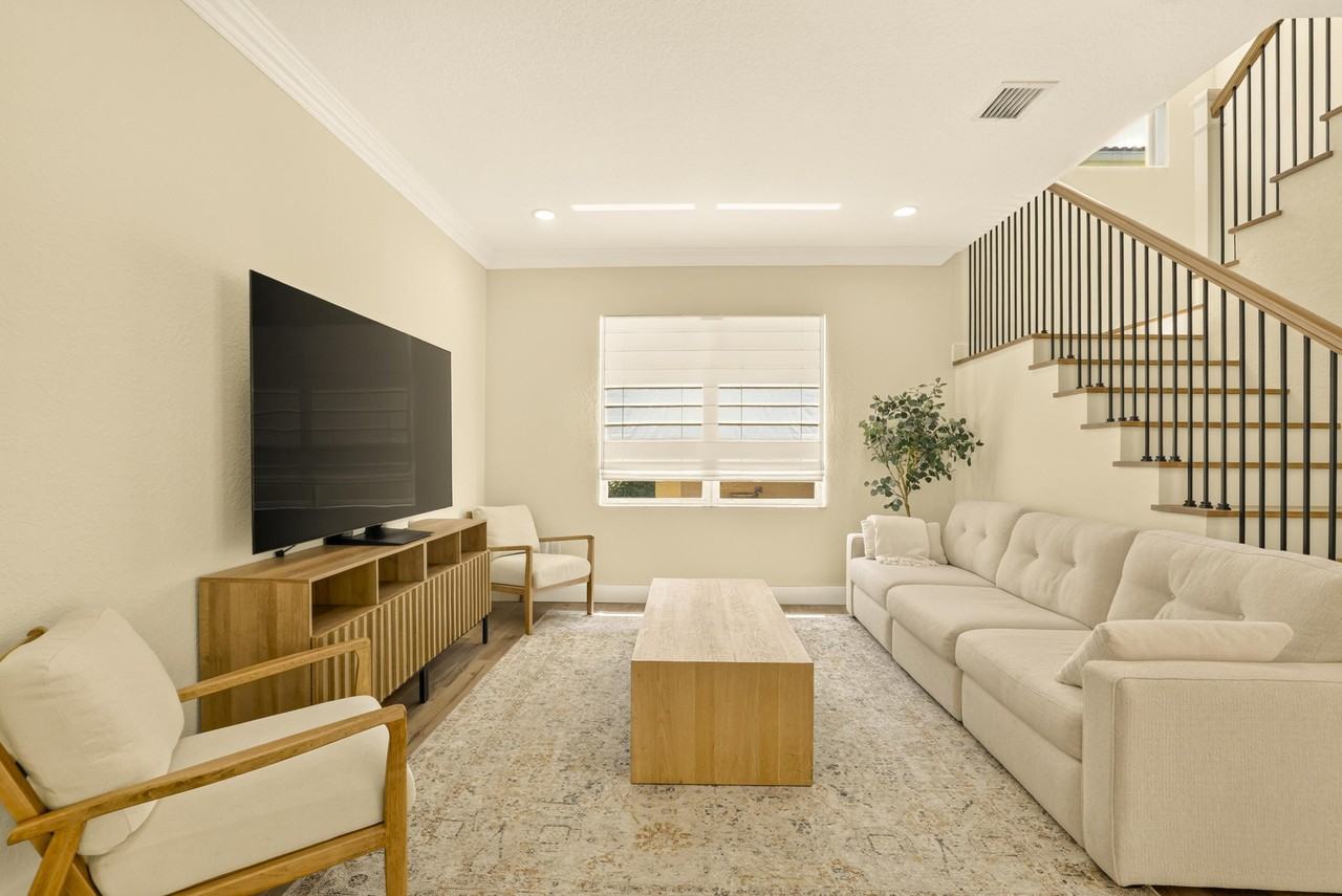 7630 Topiary Ave - Photo 6 of 50