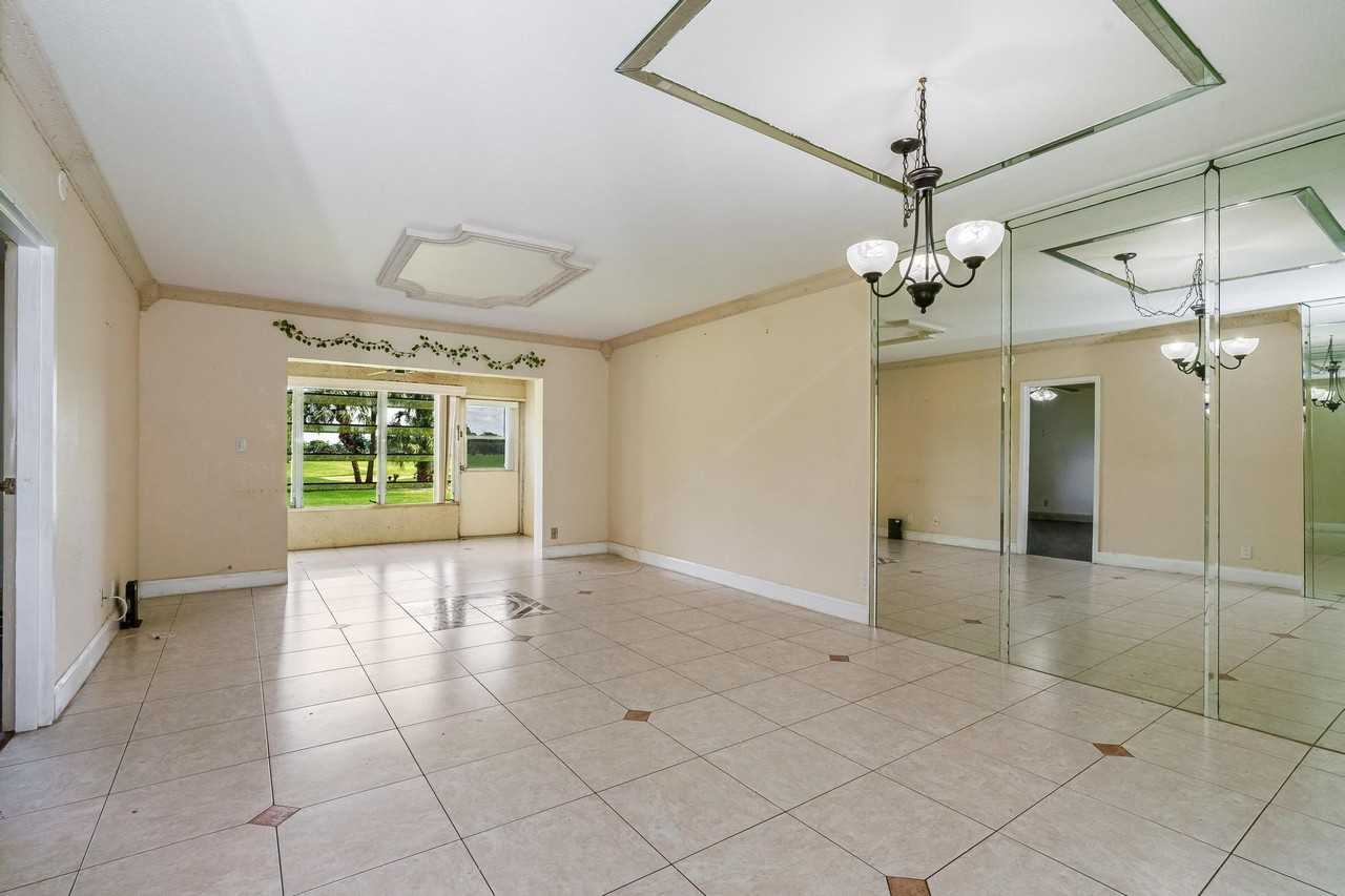 1010 Country Club Dr #108 - Photo 3 of 19